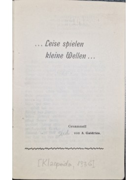 Leise spielen kleine Wellen